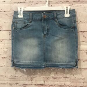 Dollhouse Jean mini skirt 